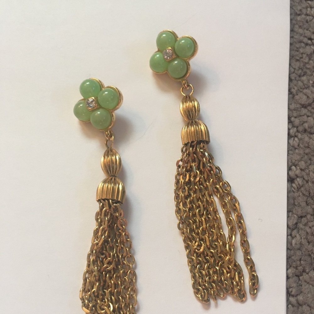 Jade Flower with Gold Chain Dangling